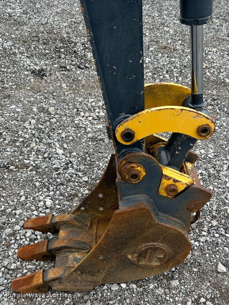 image for item KH9570 2007 John Deere 17D  mini excavator