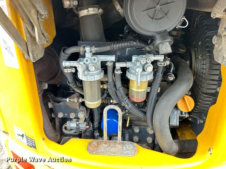 image for item KH9570 2007 John Deere 17D  mini excavator