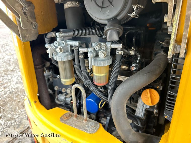 image for item KH9570 2007 John Deere 17D  mini excavator