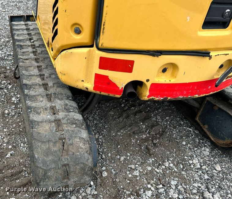 image for item KH9570 2007 John Deere 17D  mini excavator