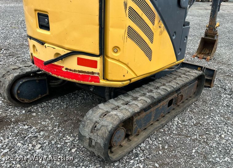 image for item KH9570 2007 John Deere 17D  mini excavator