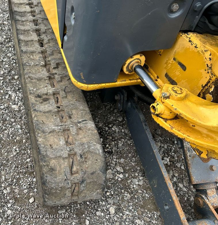 image for item KH9570 2007 John Deere 17D  mini excavator