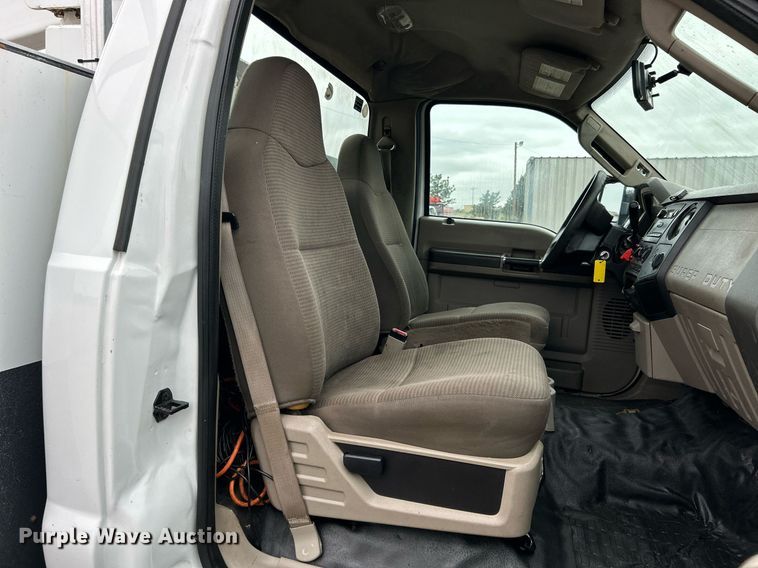 image for item KH9571 2008 Ford F450 Super Duty  bucket truck