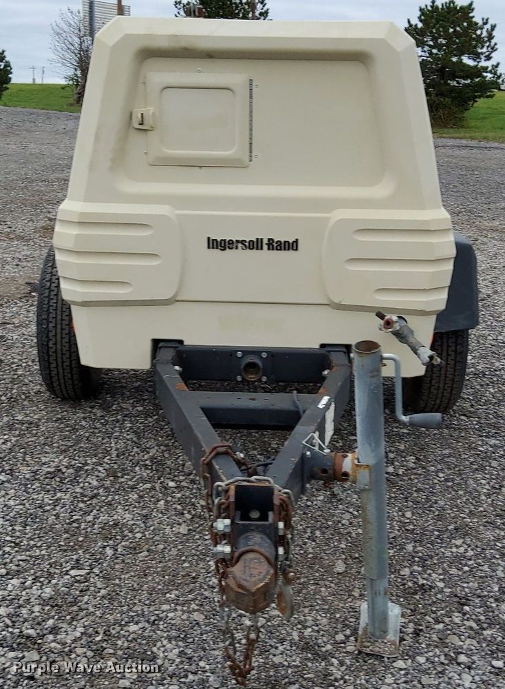 image for item KH9573 2012 Doosan P185  air compressor