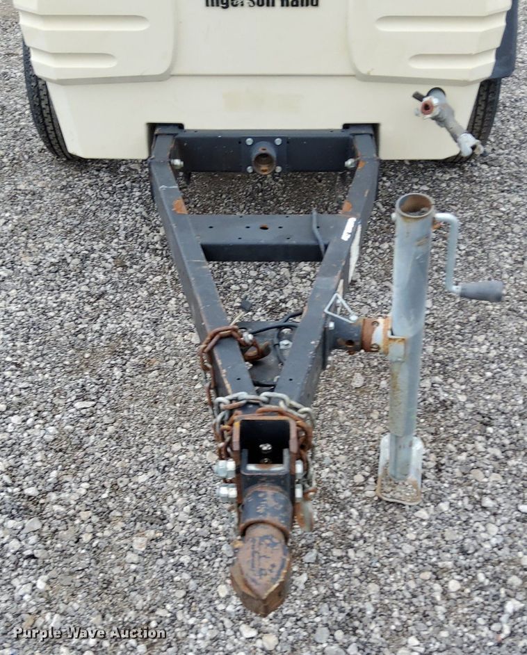 image for item KH9573 2012 Doosan P185  air compressor