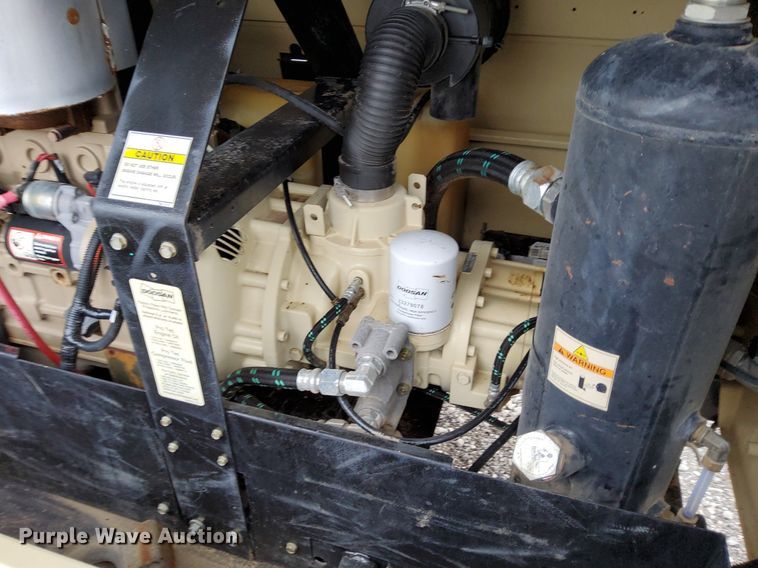 image for item KH9573 2012 Doosan P185  air compressor