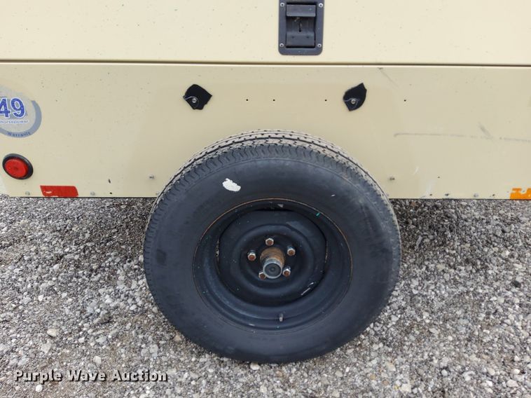 image for item KH9573 2012 Doosan P185  air compressor