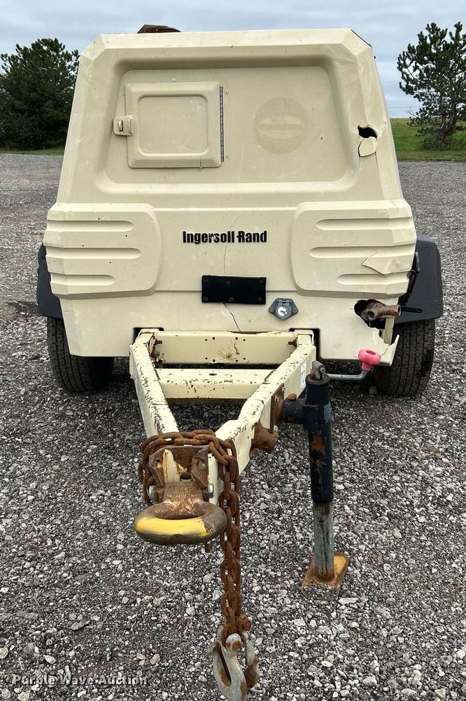 image for item KH9575 2007 Ingersoll Rand P185  air compressor