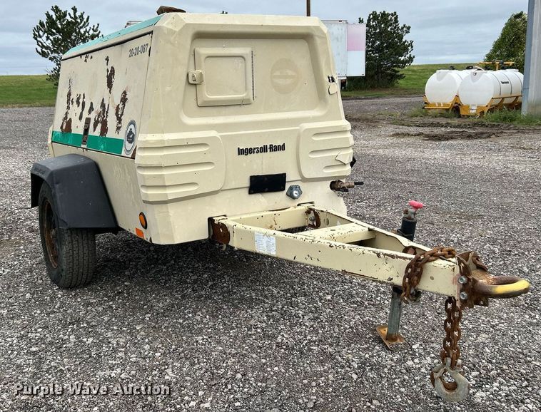 image for item KH9575 2007 Ingersoll Rand P185  air compressor