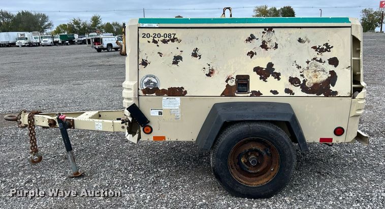 image for item KH9575 2007 Ingersoll Rand P185  air compressor