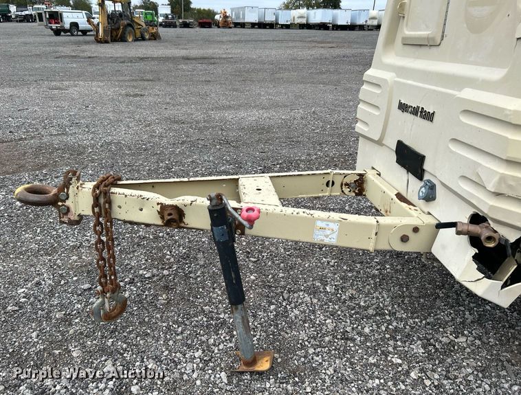 image for item KH9575 2007 Ingersoll Rand P185  air compressor