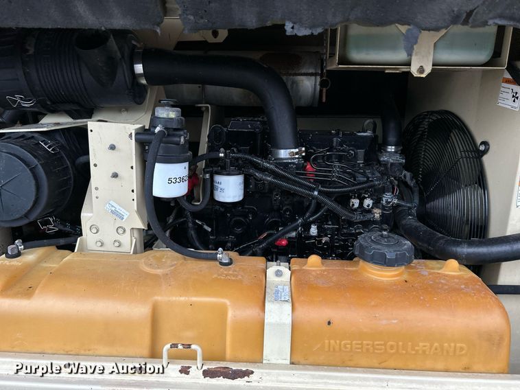 image for item KH9575 2007 Ingersoll Rand P185  air compressor