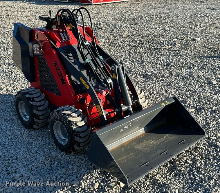 image for item KT9139 SDLOOL 323W  compact utility loader