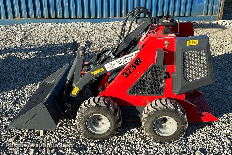 image for item KT9139 SDLOOL 323W  compact utility loader