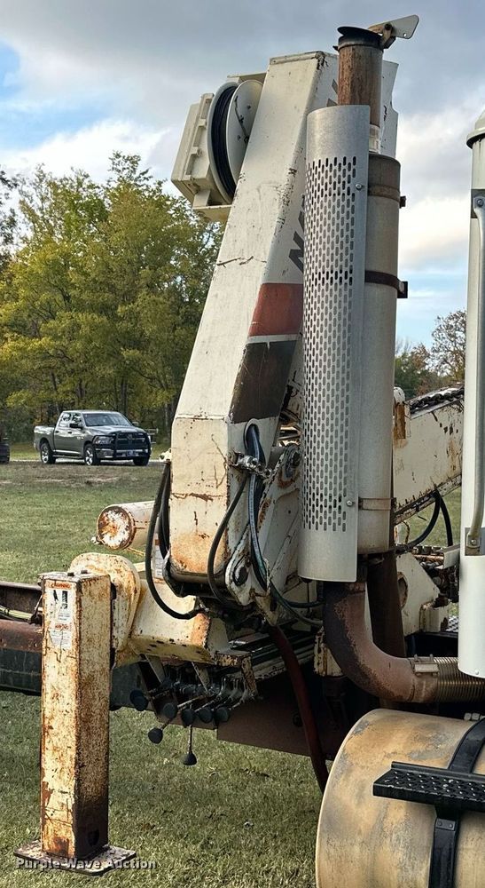 image for item KT9248 National N95  knuckle boom crane