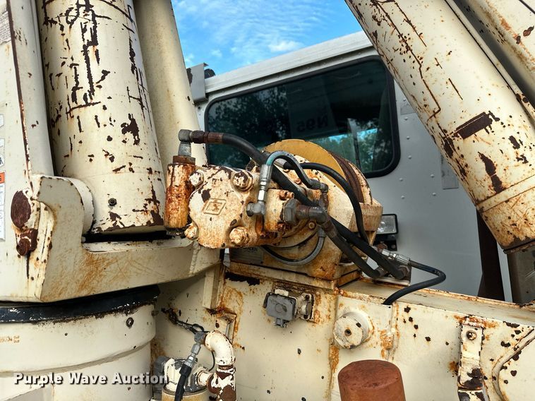 image for item KT9248 National N95  knuckle boom crane