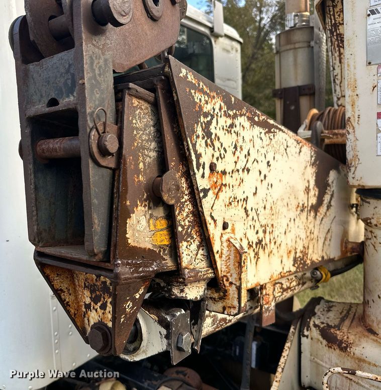 image for item KT9248 National N95  knuckle boom crane