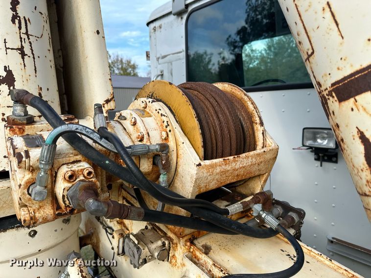 image for item KT9248 National N95  knuckle boom crane