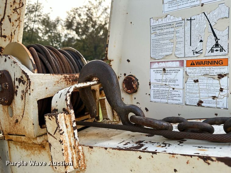 image for item KT9248 National N95  knuckle boom crane