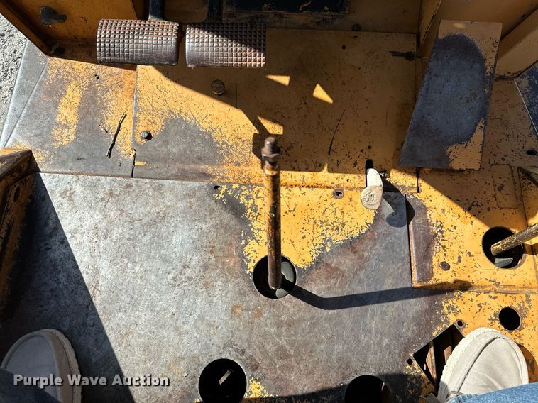 image for item KT9255 1984 Case 580 Super E  backhoe