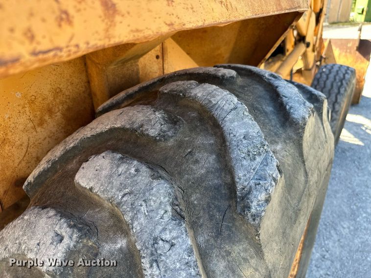 image for item KT9255 1984 Case 580 Super E  backhoe