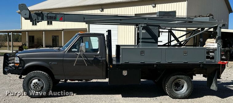 image for item KT9264 1997 Ford F350 XLT  pulling truck