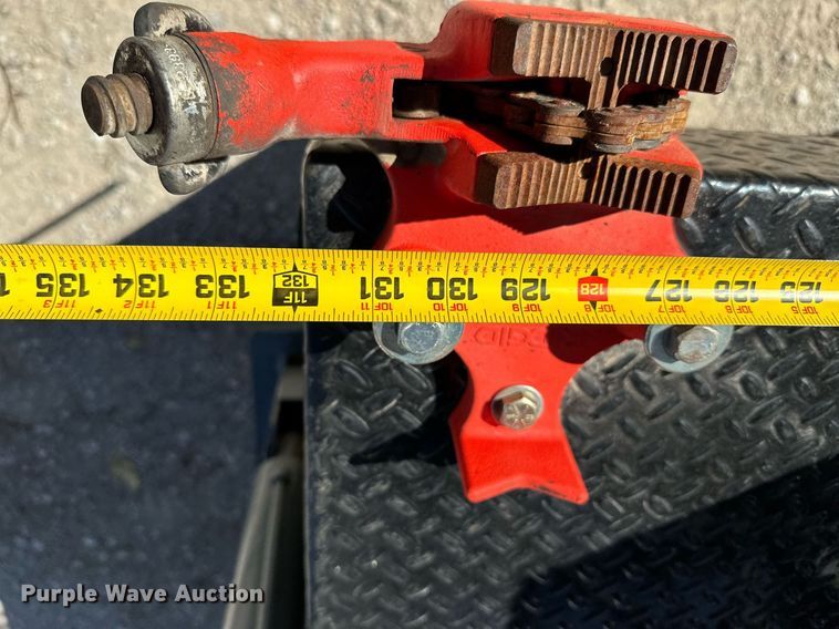 image for item KT9264 1997 Ford F350 XLT  pulling truck