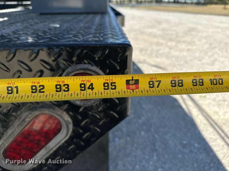 image for item KT9264 1997 Ford F350 XLT  pulling truck