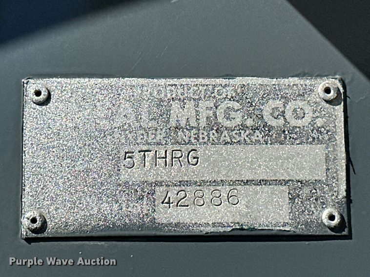 image for item KT9264 1997 Ford F350 XLT  pulling truck