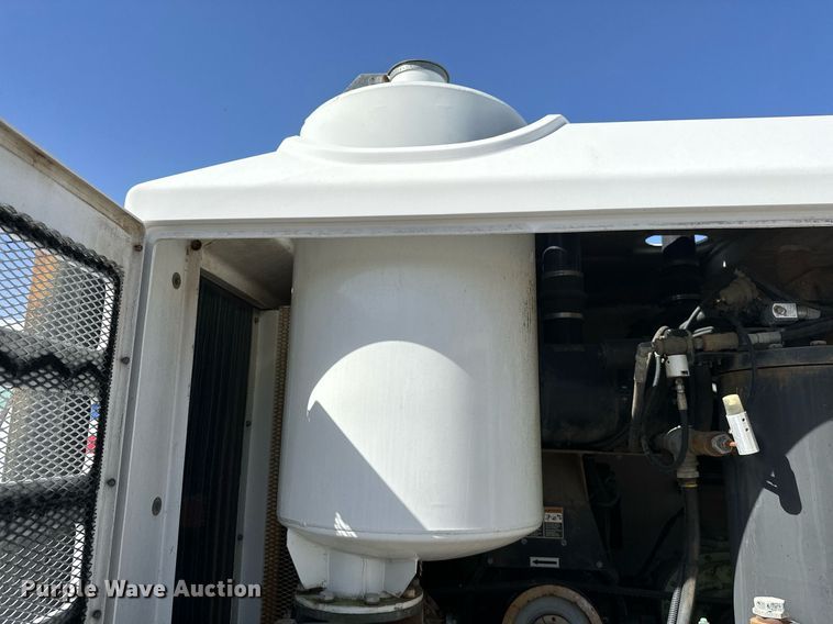 image for item KT9281 2008 Ford F650 Super Duty  vacuum truck