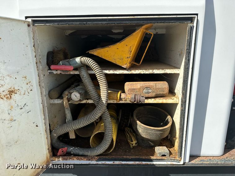 image for item KT9281 2008 Ford F650 Super Duty  vacuum truck