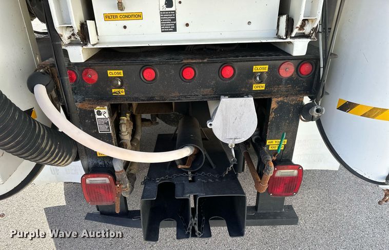 image for item KT9281 2008 Ford F650 Super Duty  vacuum truck