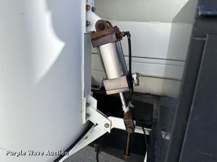 image for item KT9281 2008 Ford F650 Super Duty  vacuum truck