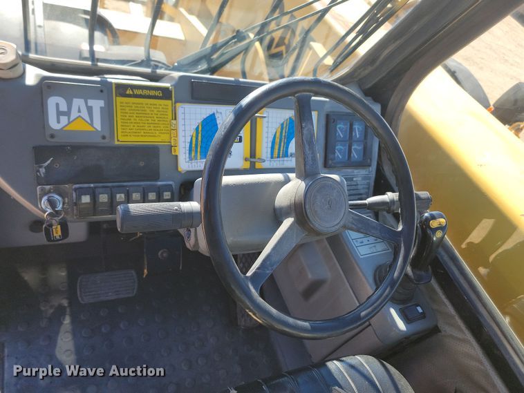 image for item KU9099 1995 Caterpillar TH63  telehandler