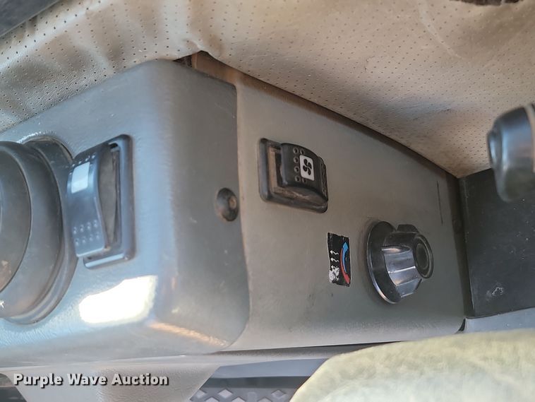 image for item KU9099 1995 Caterpillar TH63  telehandler