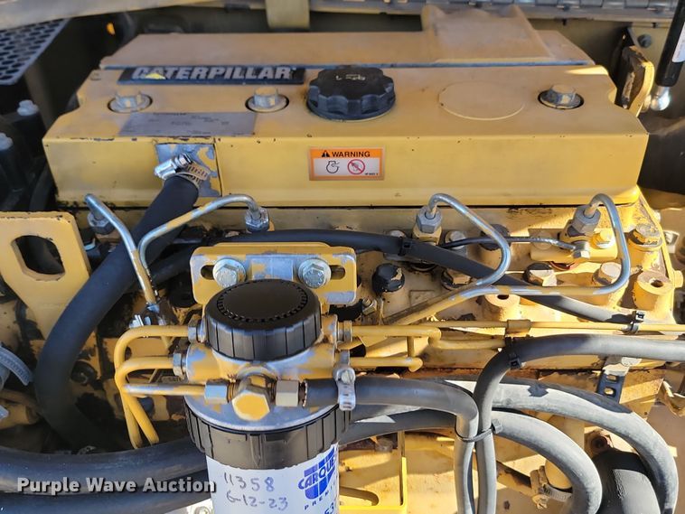 image for item KU9099 1995 Caterpillar TH63  telehandler