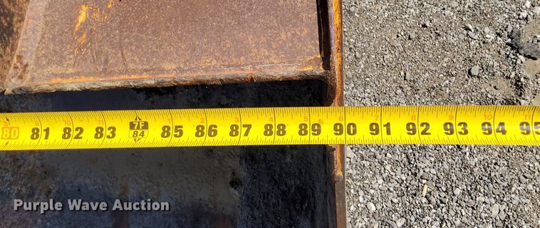 image for item KW9023 2004 John Deere 310SG  backhoe