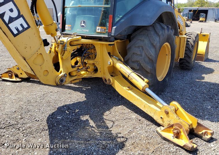 image for item KW9023 2004 John Deere 310SG  backhoe