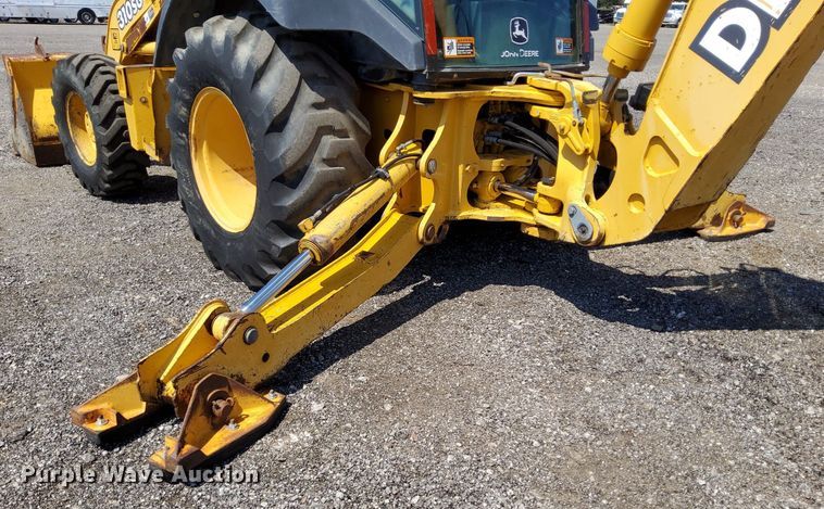 image for item KW9023 2004 John Deere 310SG  backhoe