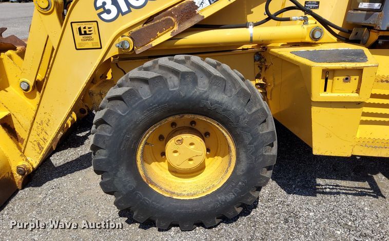image for item KW9023 2004 John Deere 310SG  backhoe