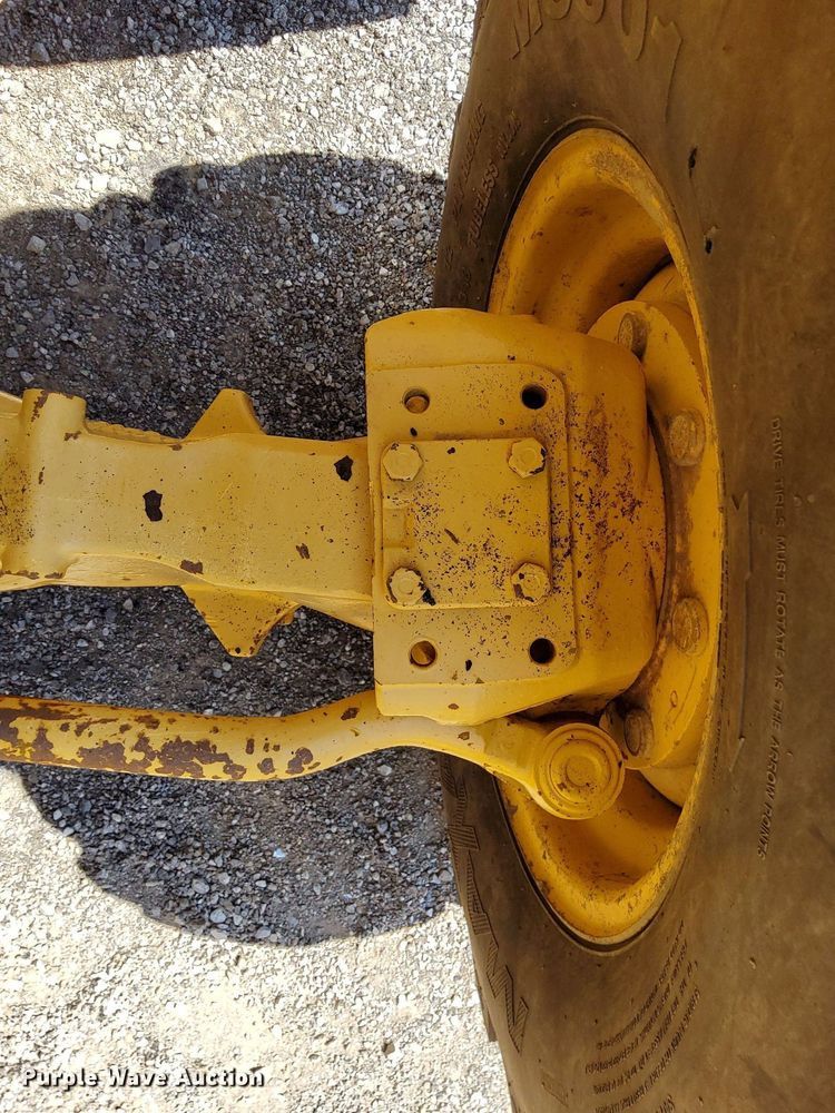 image for item KW9023 2004 John Deere 310SG  backhoe