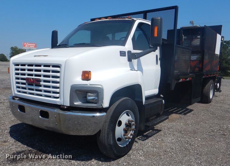 image for item KW9065 2007 GMC C6500  flatbed truck