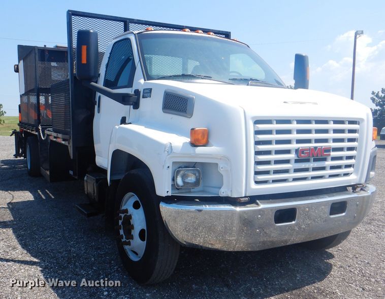 image for item KW9065 2007 GMC C6500  flatbed truck
