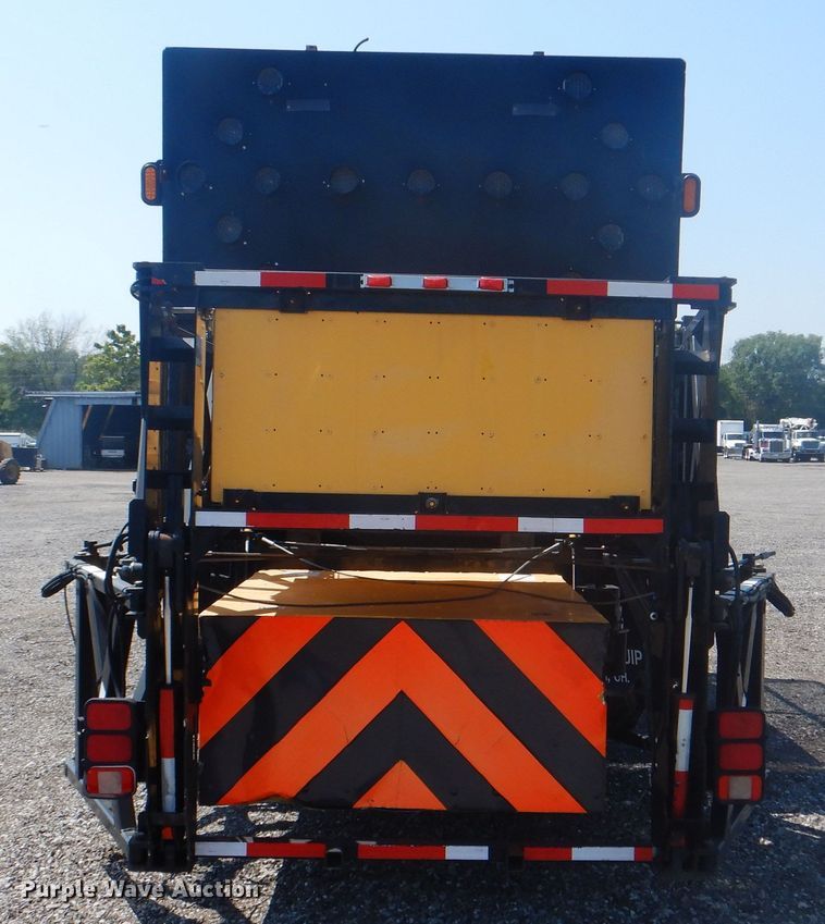 image for item KW9065 2007 GMC C6500  flatbed truck