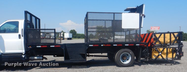image for item KW9065 2007 GMC C6500  flatbed truck