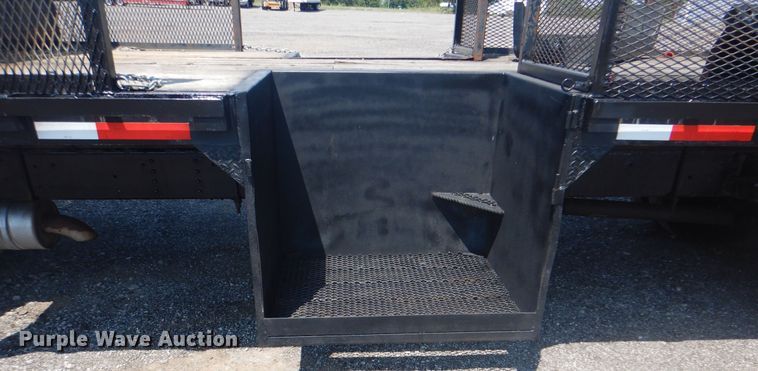 image for item KW9065 2007 GMC C6500  flatbed truck