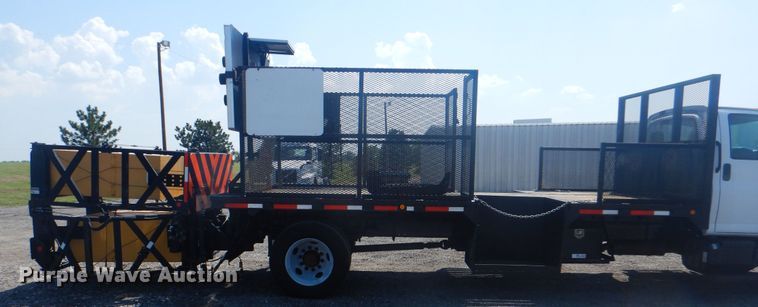 image for item KW9065 2007 GMC C6500  flatbed truck
