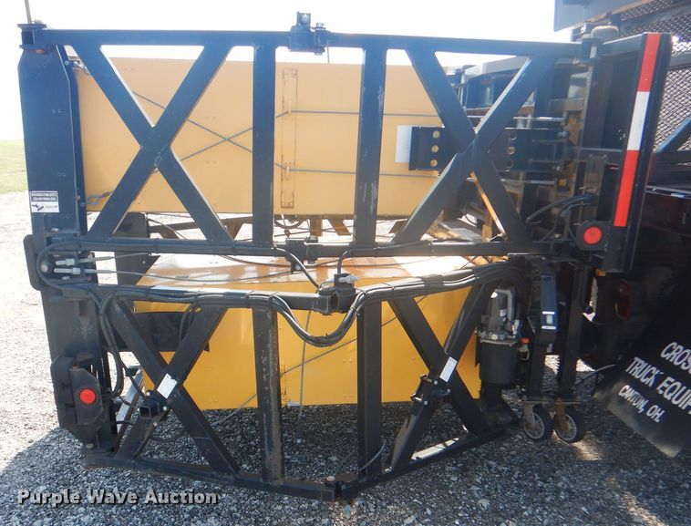 image for item KW9065 2007 GMC C6500  flatbed truck