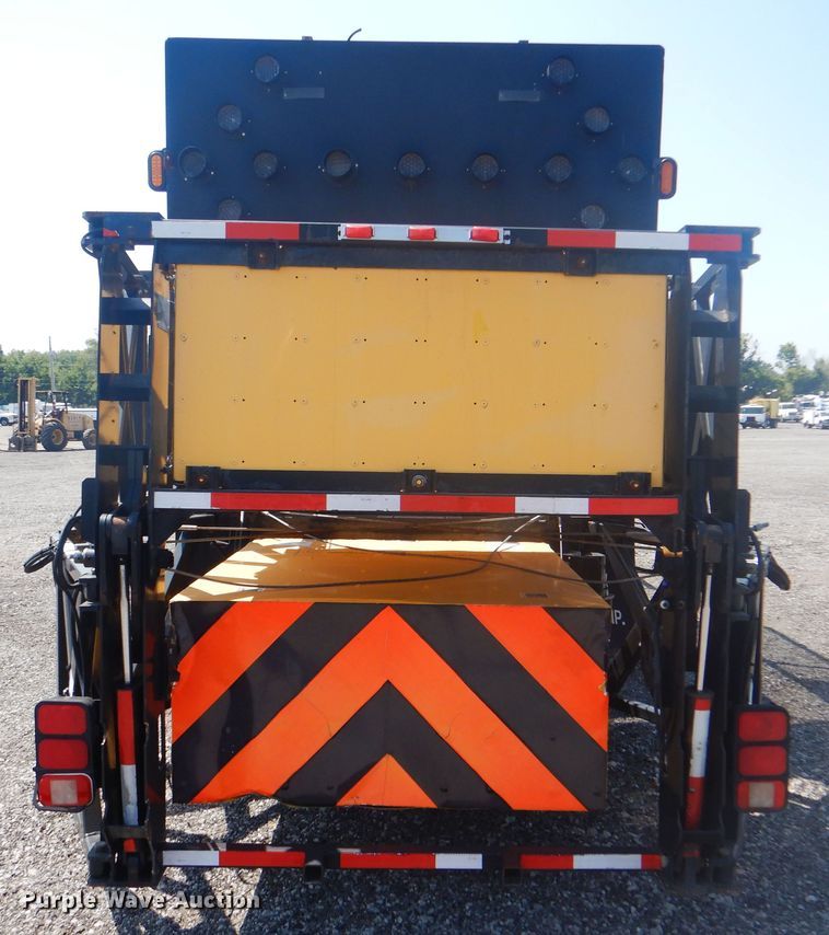 image for item KW9065 2007 GMC C6500  flatbed truck