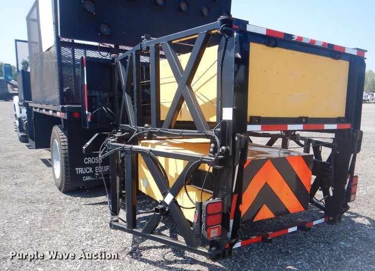 image for item KW9065 2007 GMC C6500  flatbed truck